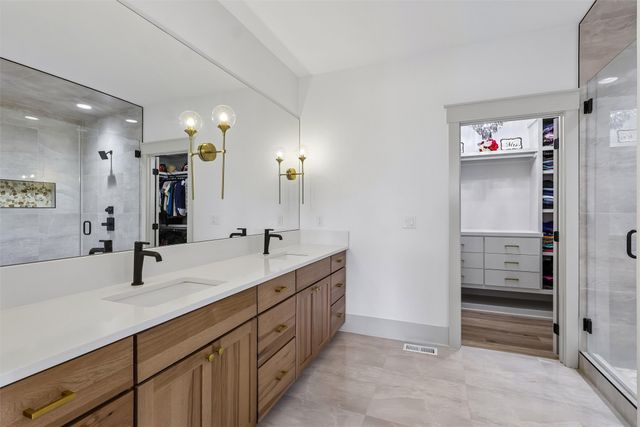 990 Harrington Way, Waukee, IA 50263