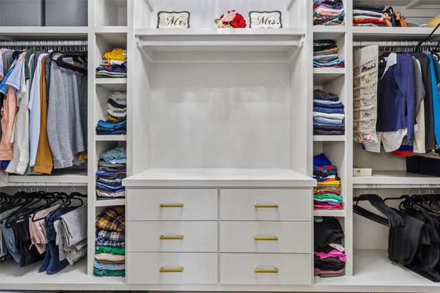 990 Harrington Way, Waukee, IA 50263