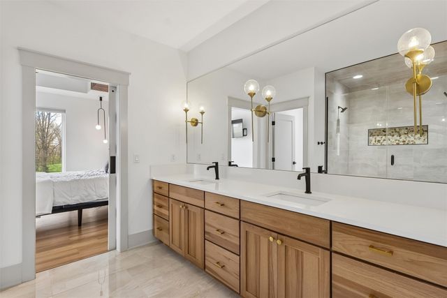 990 Harrington Way, Waukee, IA 50263