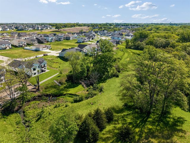 990 Harrington Way, Waukee, IA 50263