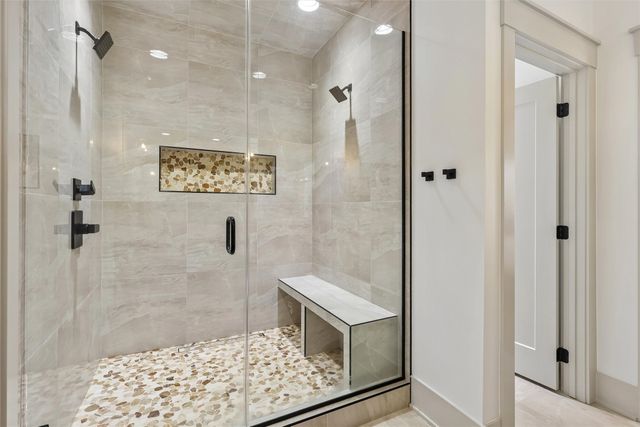 990 Harrington Way, Waukee, IA 50263