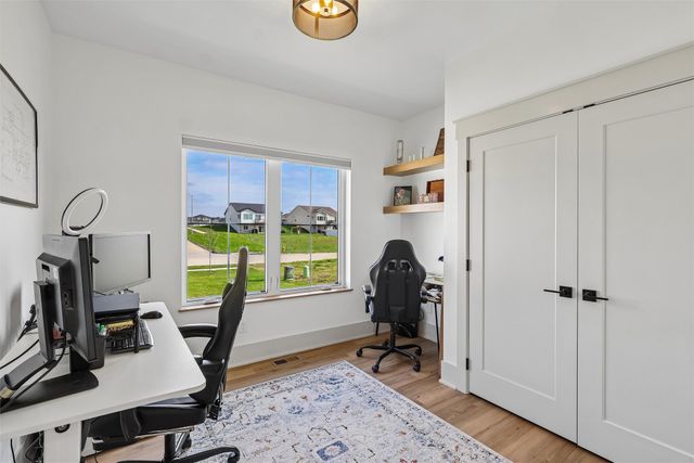 990 Harrington Way, Waukee, IA 50263