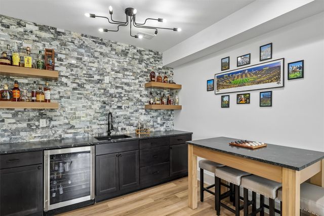 990 Harrington Way, Waukee, IA 50263