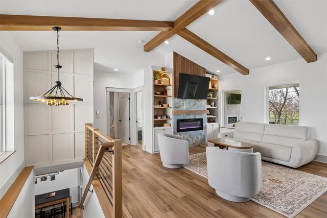 990 Harrington Way, Waukee, IA 50263