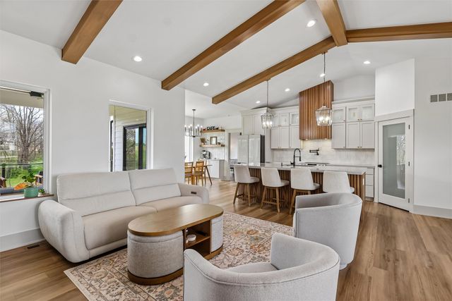 990 Harrington Way, Waukee, IA 50263