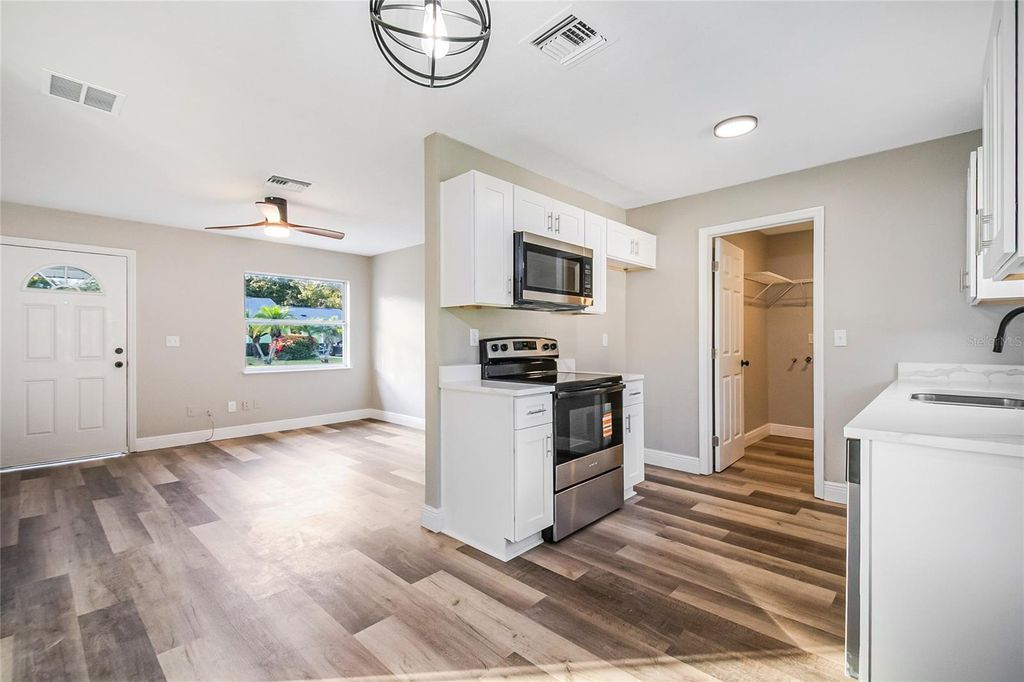 Image 14 of property listing at 2927 TAMPA AVENUE, Kissimmee, FL 34744