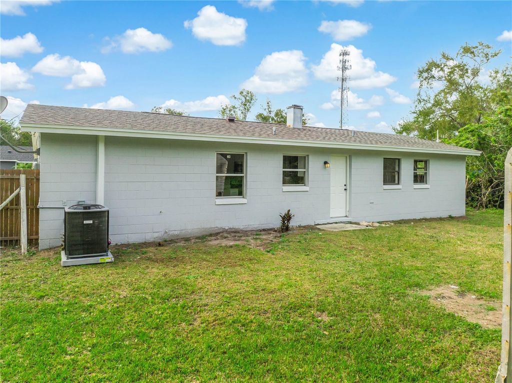 Image 7 of property listing at 2927 TAMPA AVENUE, Kissimmee, FL 34744