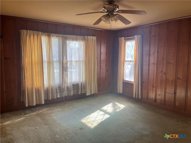 1801 N Goldman Street, Victoria, TX 77901