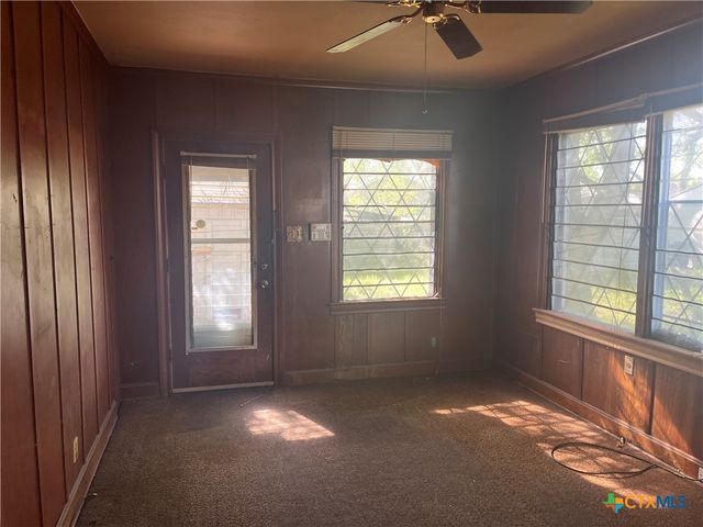 1801 N Goldman Street, Victoria, TX 77901