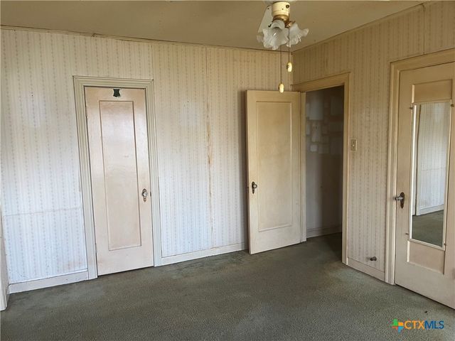 1801 N Goldman Street, Victoria, TX 77901