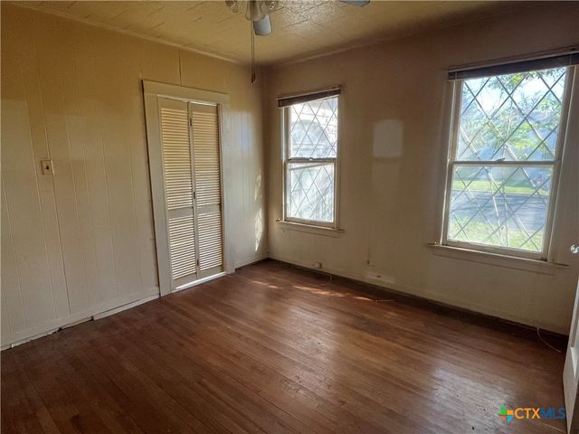 1801 N Goldman Street, Victoria, TX 77901