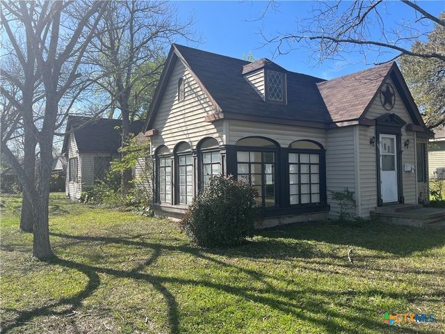 1801 N Goldman Street, Victoria, TX 77901