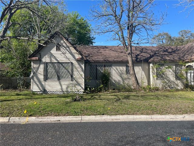 1801 N Goldman Street, Victoria, TX 77901