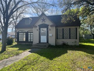 1801 N Goldman Street, Victoria, TX 77901