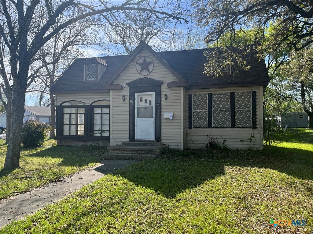1801 N Goldman Street, Victoria, TX 77901
