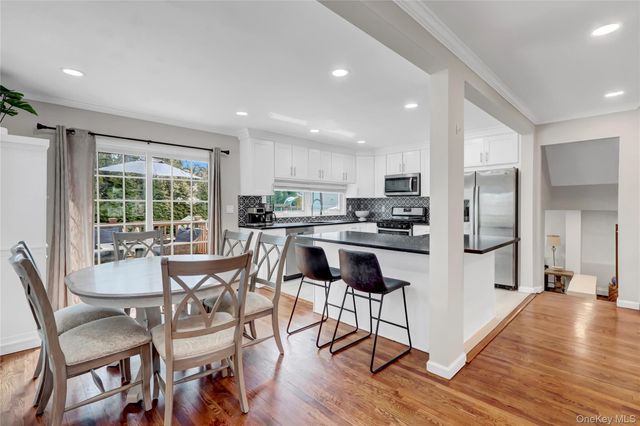 2 Oxford Avenue, Massapequa, NY 11758