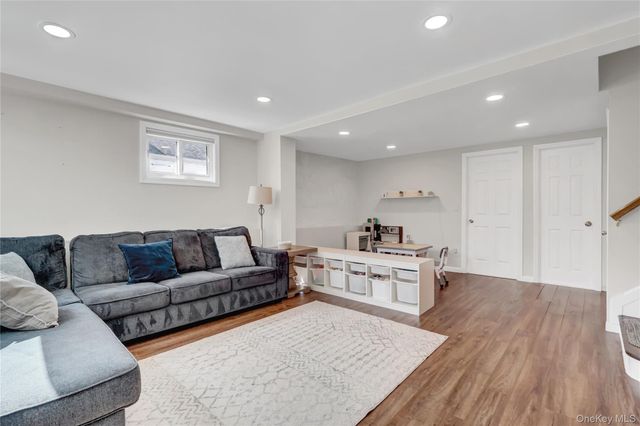 2 Oxford Avenue, Massapequa, NY 11758