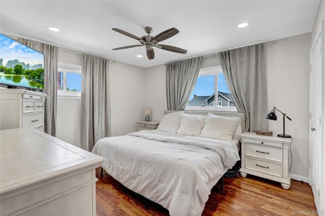 2 Oxford Avenue, Massapequa, NY 11758