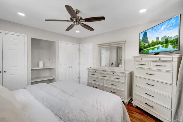 2 Oxford Avenue, Massapequa, NY 11758