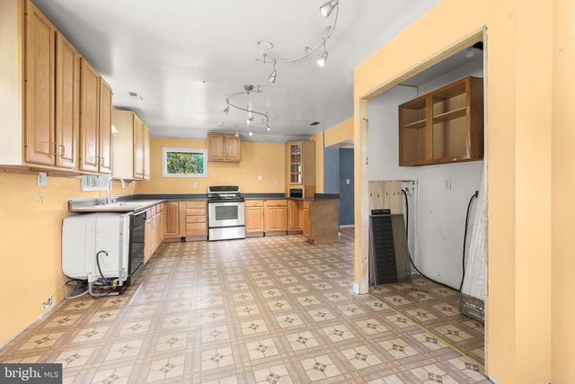 1212 BURKE RD, Baltimore, MD 21220