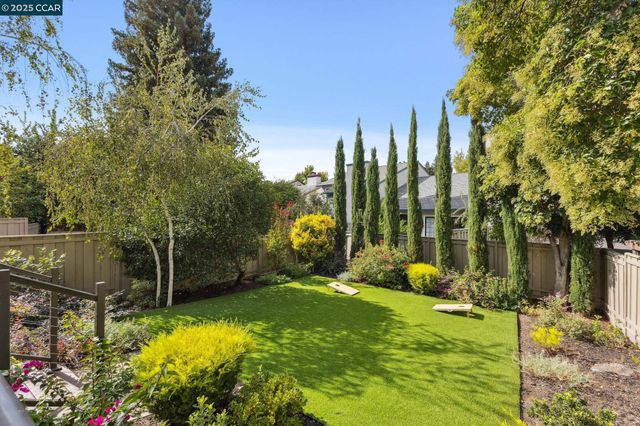 1839 Stratton Cir, Walnut Creek, CA 94598