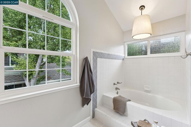 1839 Stratton Cir, Walnut Creek, CA 94598