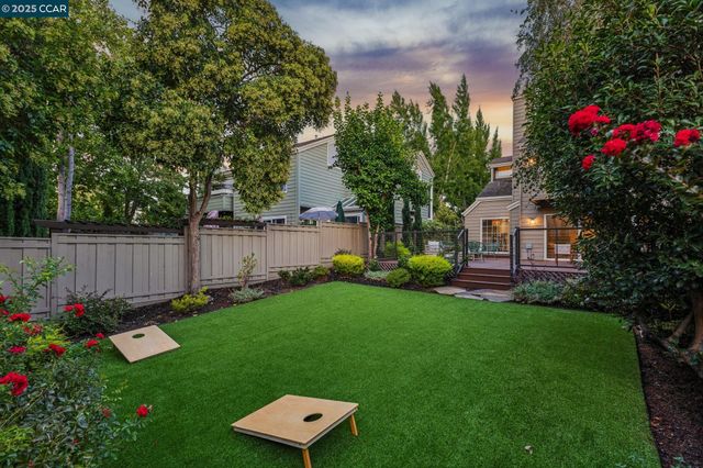 1839 Stratton Cir, Walnut Creek, CA 94598