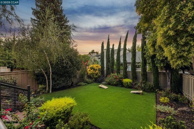 1839 Stratton Cir, Walnut Creek, CA 94598