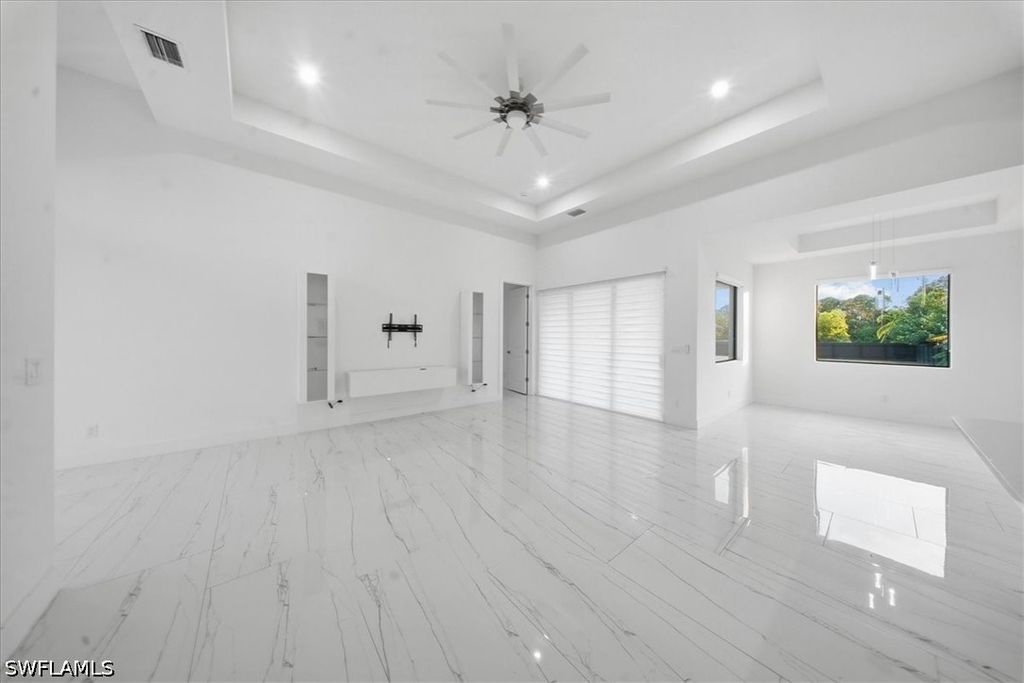 Image 11 of property listing at 1124 NE 35th LN, Cape Coral, FL 33909