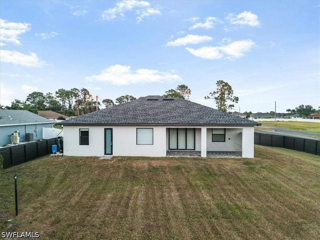Image 33 of property listing at 1124 NE 35th LN, Cape Coral, FL 33909
