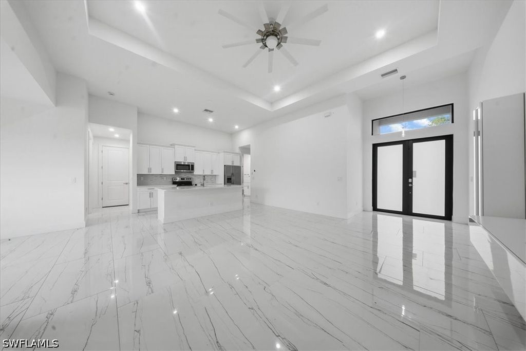Image 7 of property listing at 1124 NE 35th LN, Cape Coral, FL 33909
