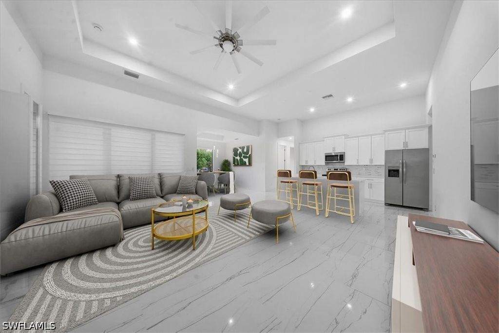 Image 8 of property listing at 1124 NE 35th LN, Cape Coral, FL 33909