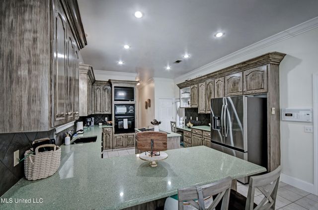 10010 Hwy 427, Philadelphia, MS 39350