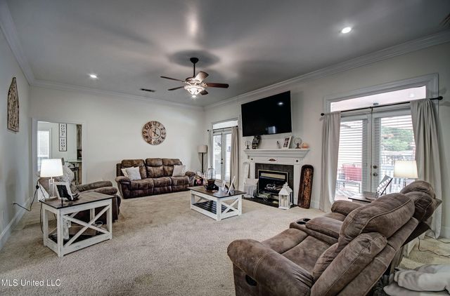 10010 Hwy 427, Philadelphia, MS 39350