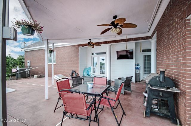 10010 Hwy 427, Philadelphia, MS 39350