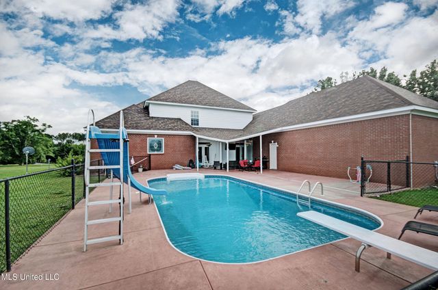 10010 Hwy 427, Philadelphia, MS 39350