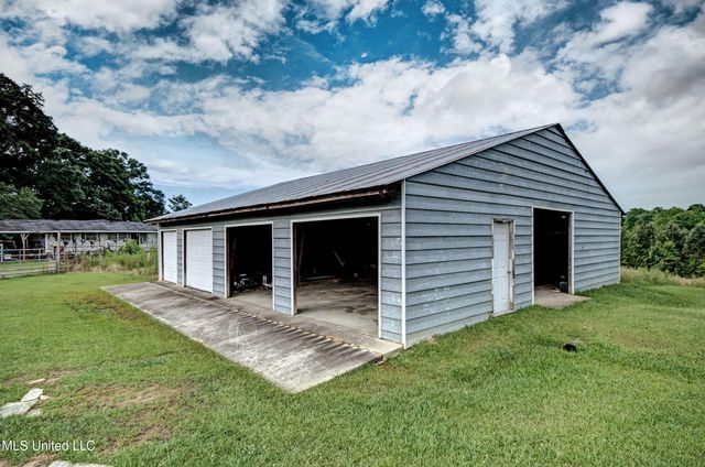 10010 Hwy 427, Philadelphia, MS 39350