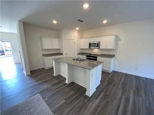 976 Feldman, Loganville, GA 30052