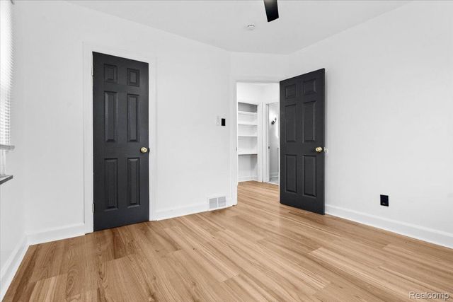 18061 Kentucky Street, Detroit, MI 48221