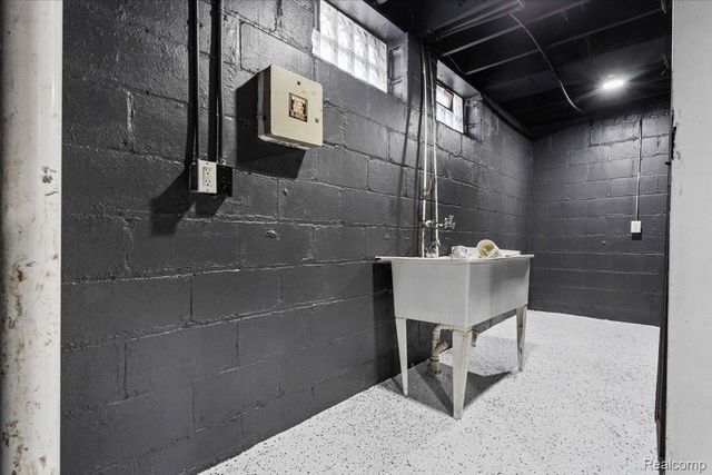 18061 Kentucky Street, Detroit, MI 48221