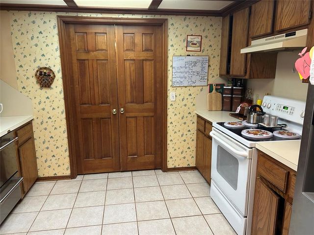 12008 SW 4th Street, Yukon, OK 73099