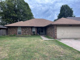 12008 SW 4th Street, Yukon, OK 73099