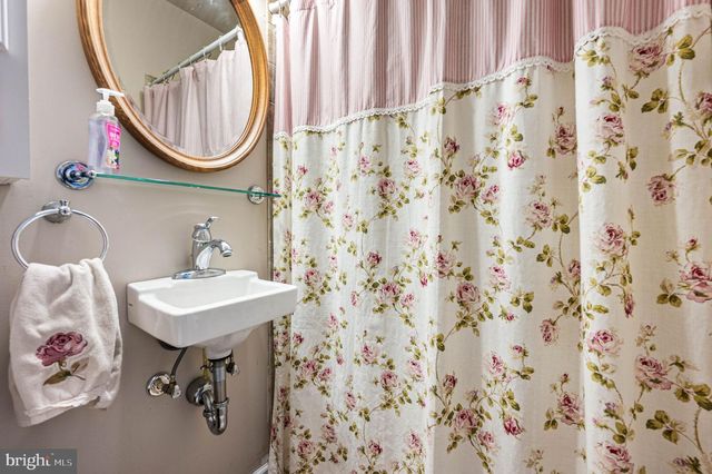 27 WINDLE CT, Coatesville, PA 19320