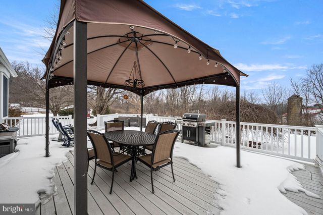 27 WINDLE CT, Coatesville, PA 19320