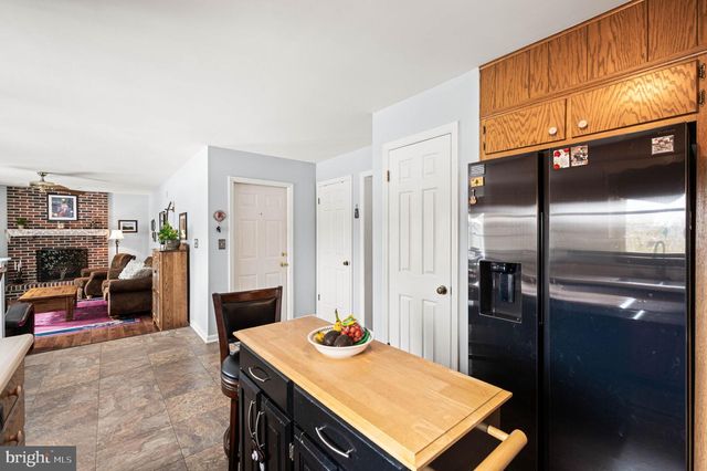 27 WINDLE CT, Coatesville, PA 19320