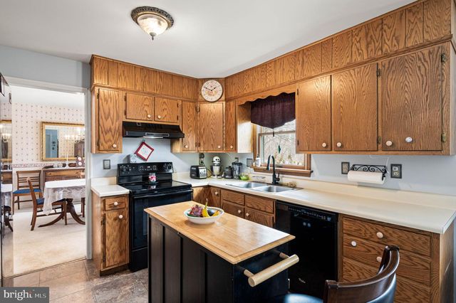 27 WINDLE CT, Coatesville, PA 19320