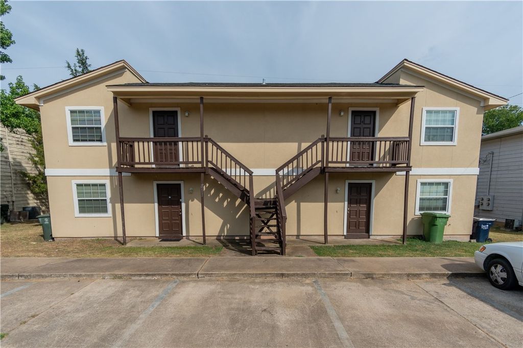 811 Yegua Street 3, Bryan, TX 77801