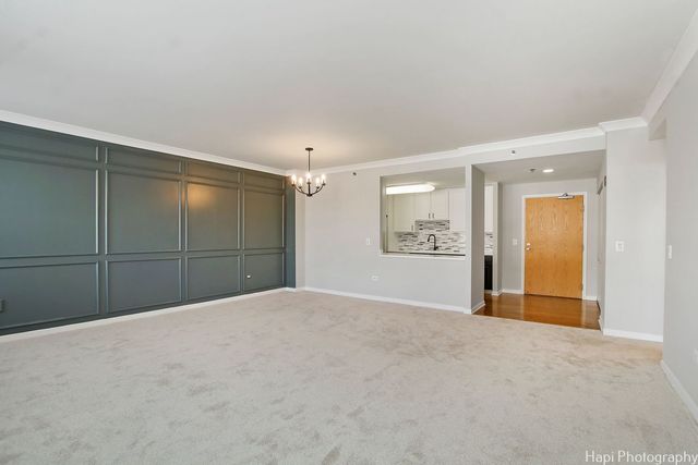 77 S Evergreen Avenue 206, Arlington Heights, IL 60005