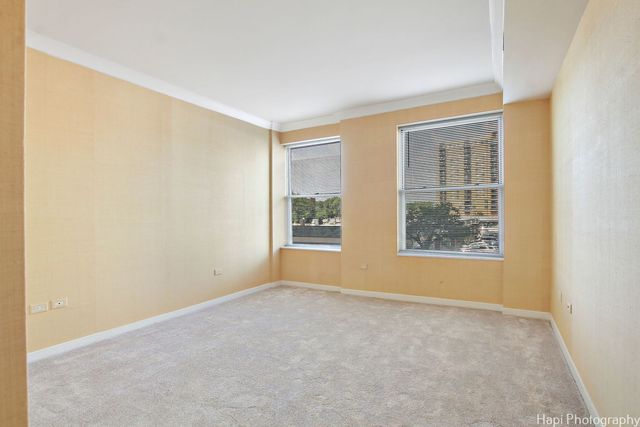 77 S Evergreen Avenue 206, Arlington Heights, IL 60005