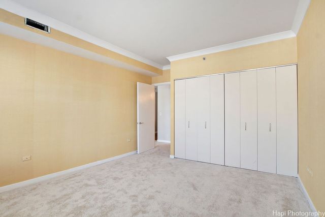 77 S Evergreen Avenue 206, Arlington Heights, IL 60005